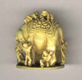 Representaci�n en cer�mica de la par�bola de los 6 hombres ciegos,.