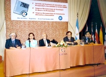 Foto de la apertura de SIDAR-IBERDISCAP2001, de izquierda a derecha, Ricardo Koon, Emmanuelle Guti&eacute;rrez y Restrepo, Demetrio Casado, Rafael S&aacute;nchez y Luis Campos.